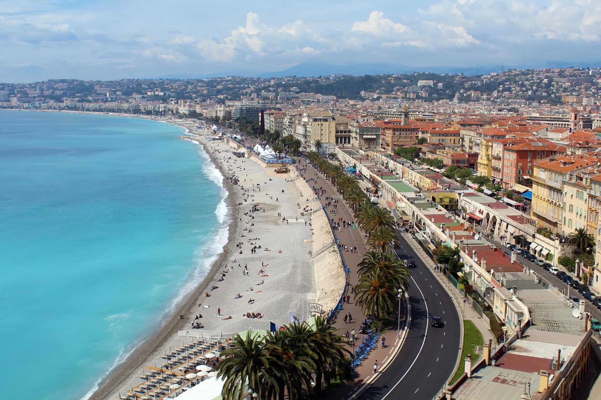 Découvrez les côtes sauvages et volcaniques de la Méditerranée depuis Nice