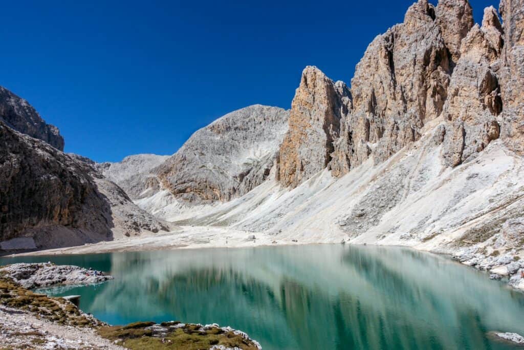 lac enneigé tyrol tyrol