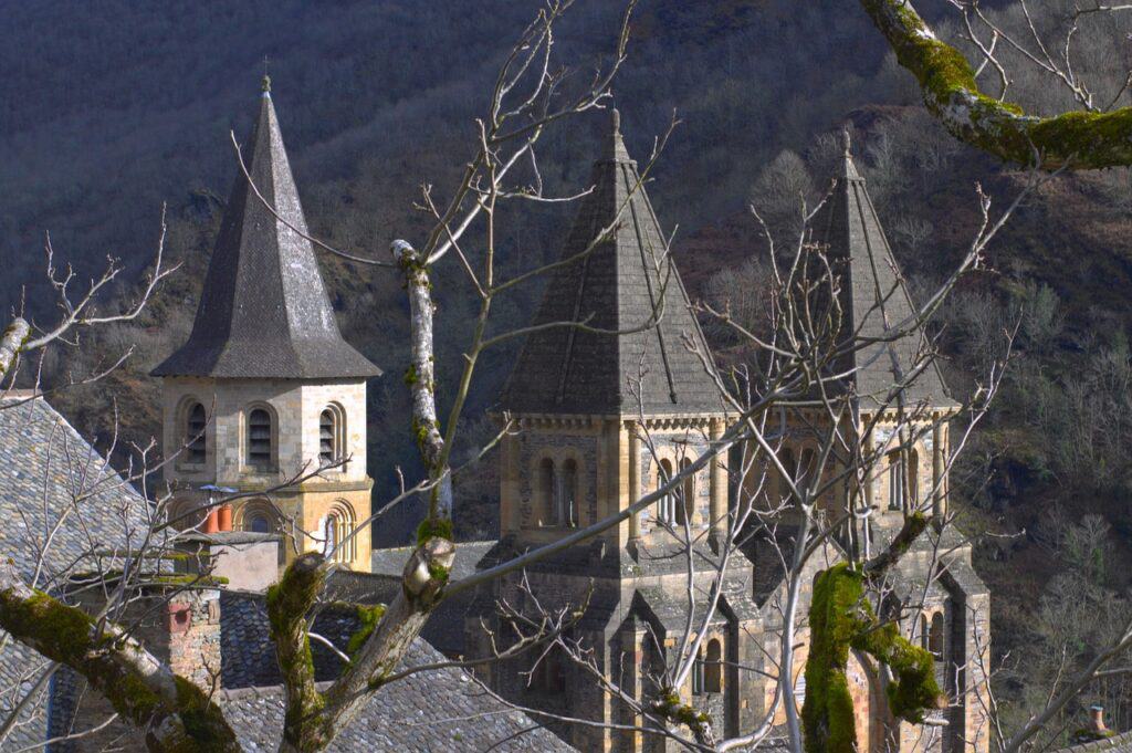 village medieval Conques